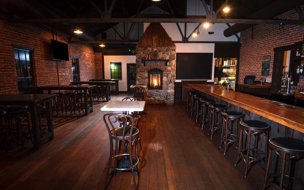 Bar photo 1